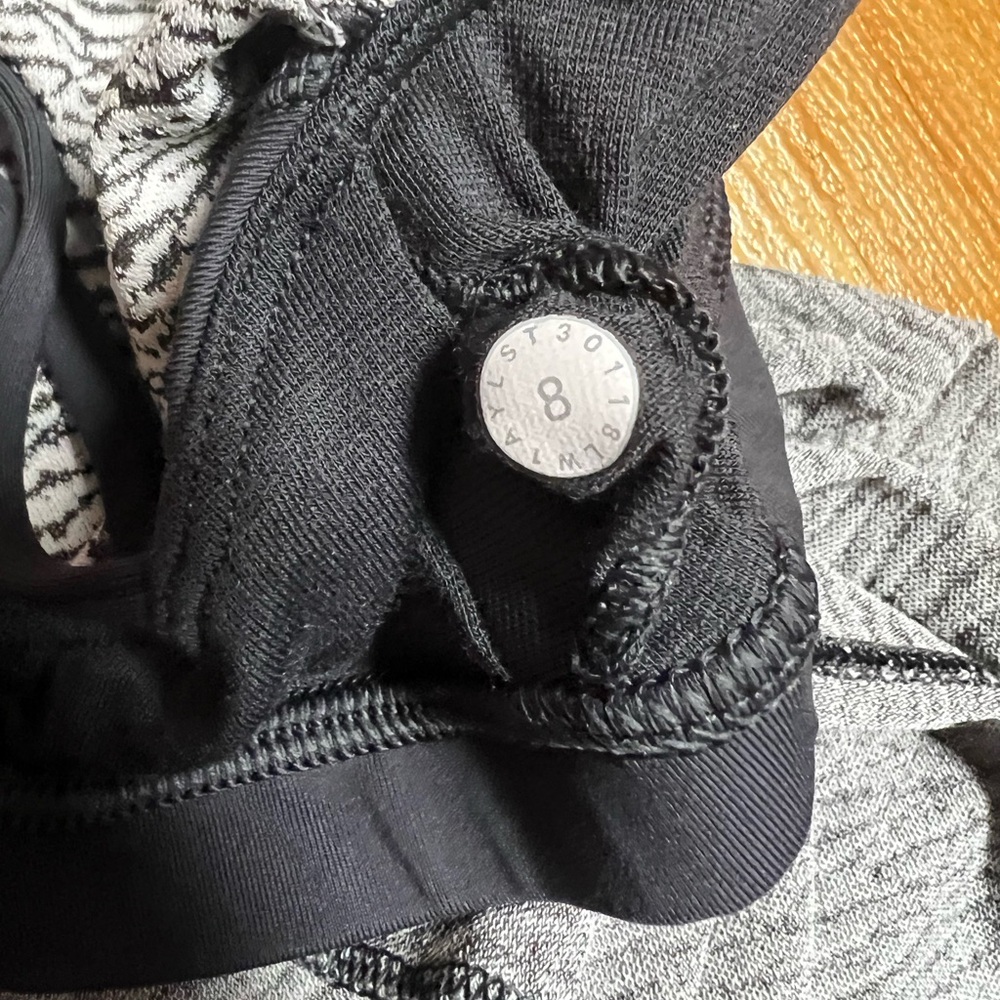 EUC Lululemon Knot Your Typical Tank *Medium Support For A/B Cup (Size 8) - Picture 9 of 14